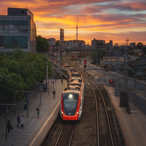 фотограф Сергей Крылов, ржд, москва, электропоезд электричка ИВОЛГА эг2тв  мцд на закате, лето