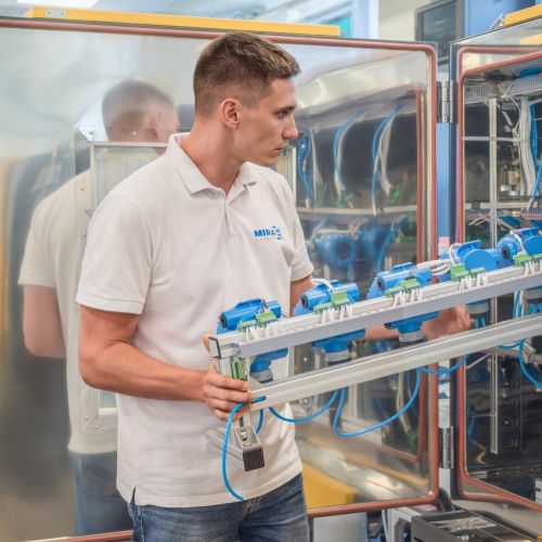 Фотосъёмка для пополнения фотобанка компании MIRAX - производителя газоанализаторного оборудования